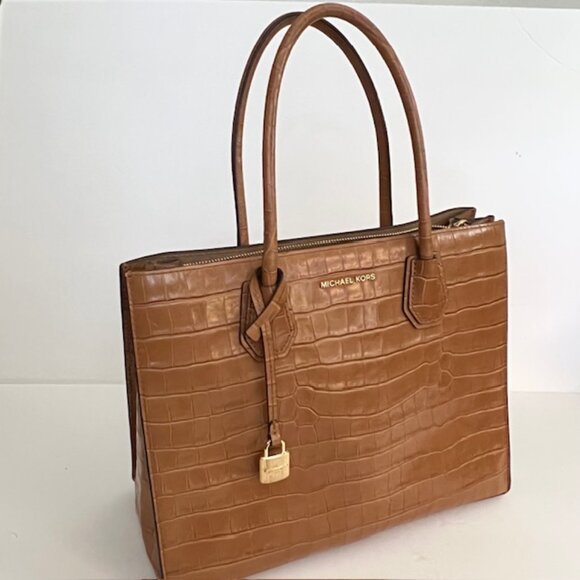 Michael Kors Croc Embossed Leather Adjustable Handbag Crossbody - Picture 2 of 16